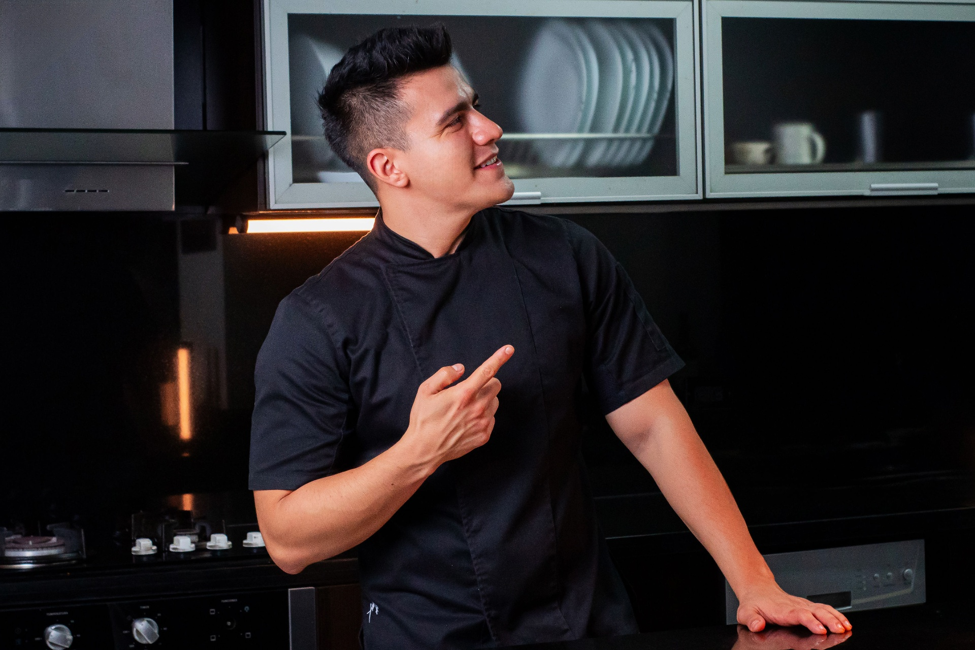 Chef Mateo en la cocina